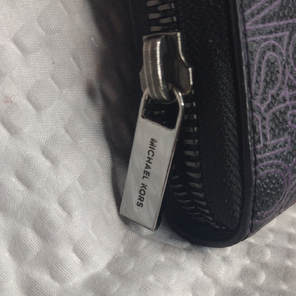 Michael Kors Adele Logo Smartphone Colorful Wallet NWOT - Picture 5 of 12